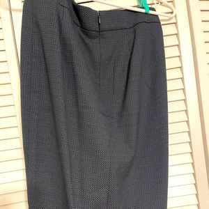 New loft pencil skirt, size 0. With tags.